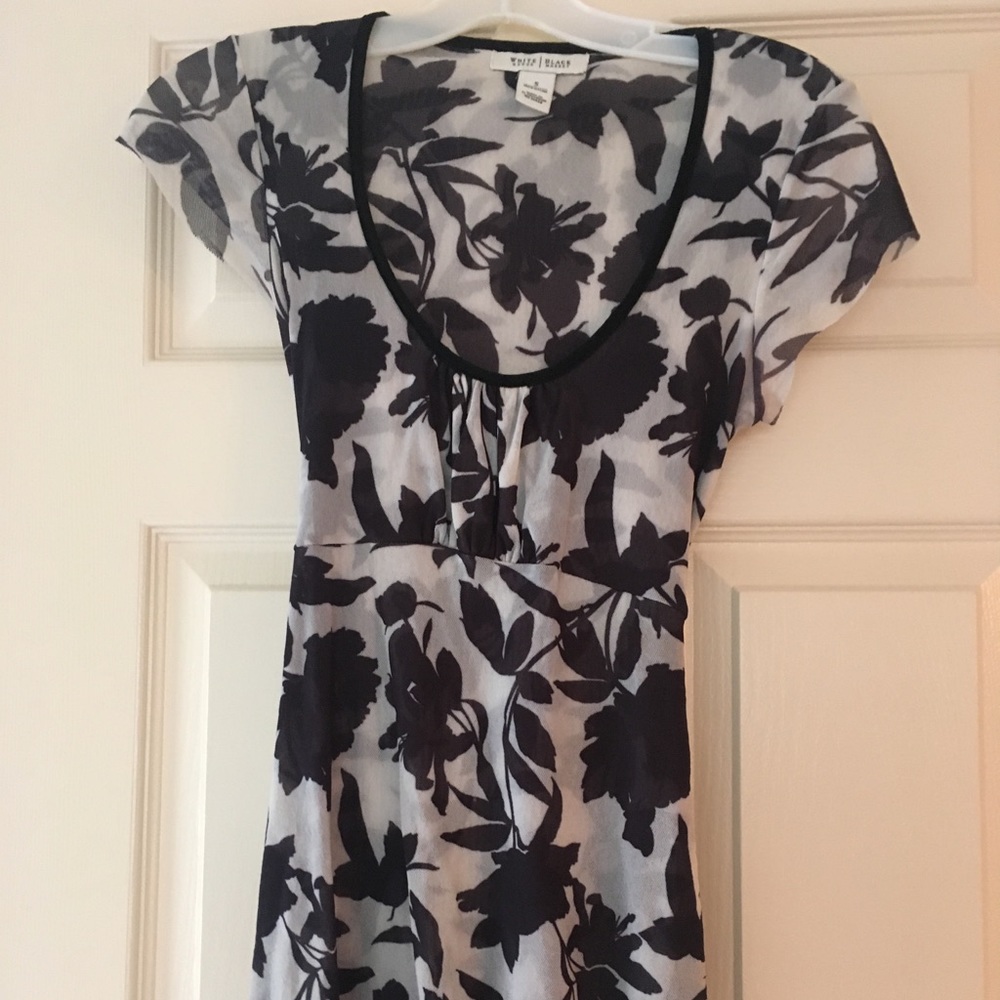 CLEARANCE! Black and white tie back top - Small